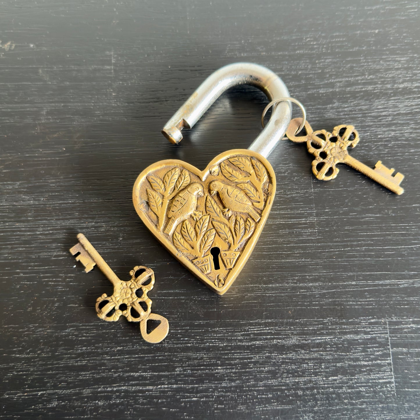 Avia Brass Heart Lock