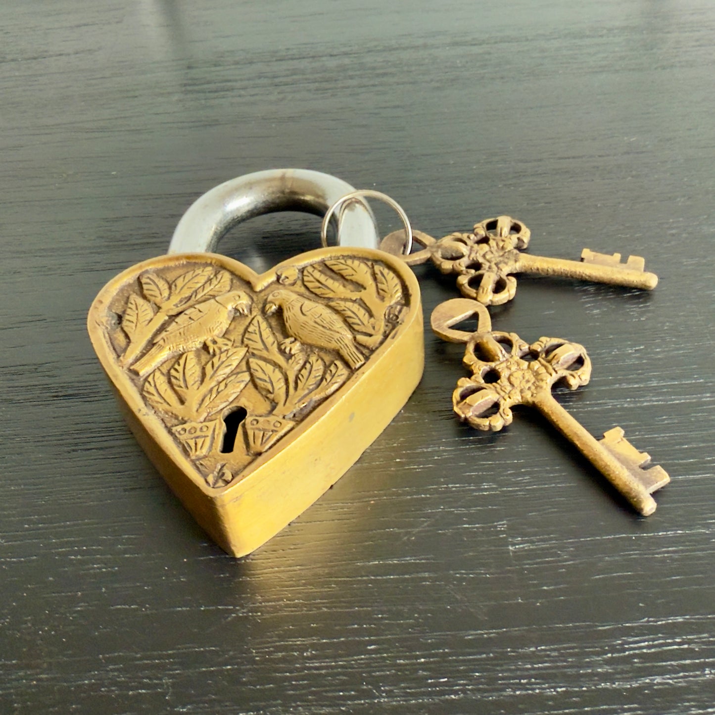 Avia Brass Heart Lock